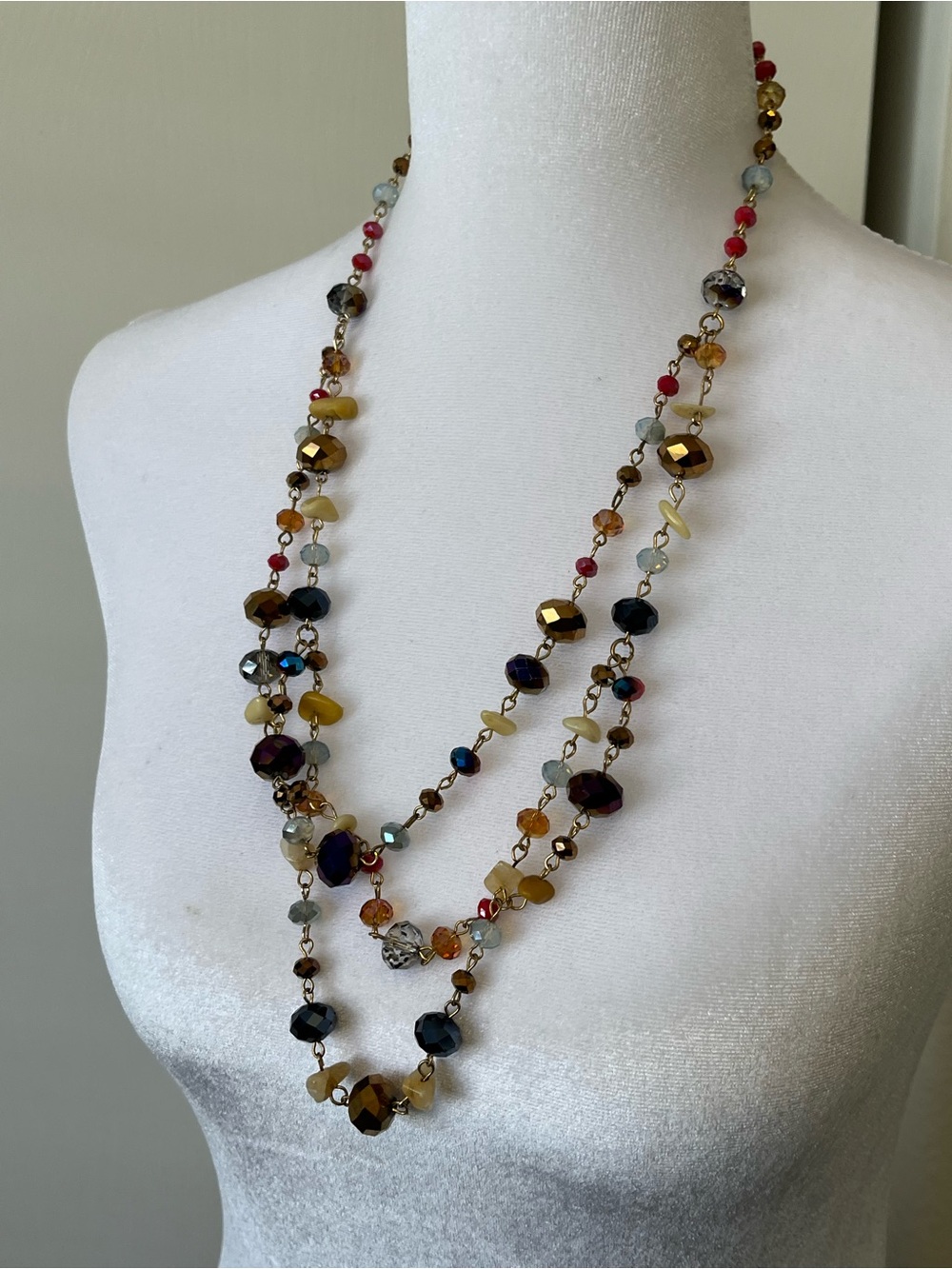 NWT Gold Tone Faceted multicolor Glass Bead Multi strand Chunky Necklace